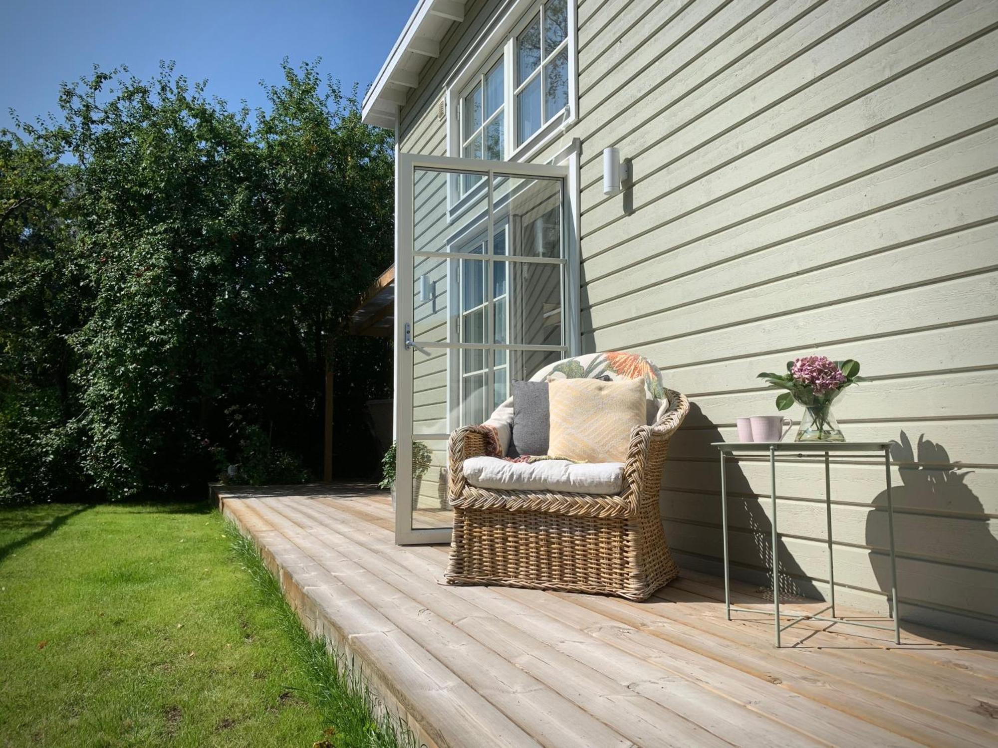 Strandnaera, Pergola, P-Plats I Hoellviken Luaran gambar