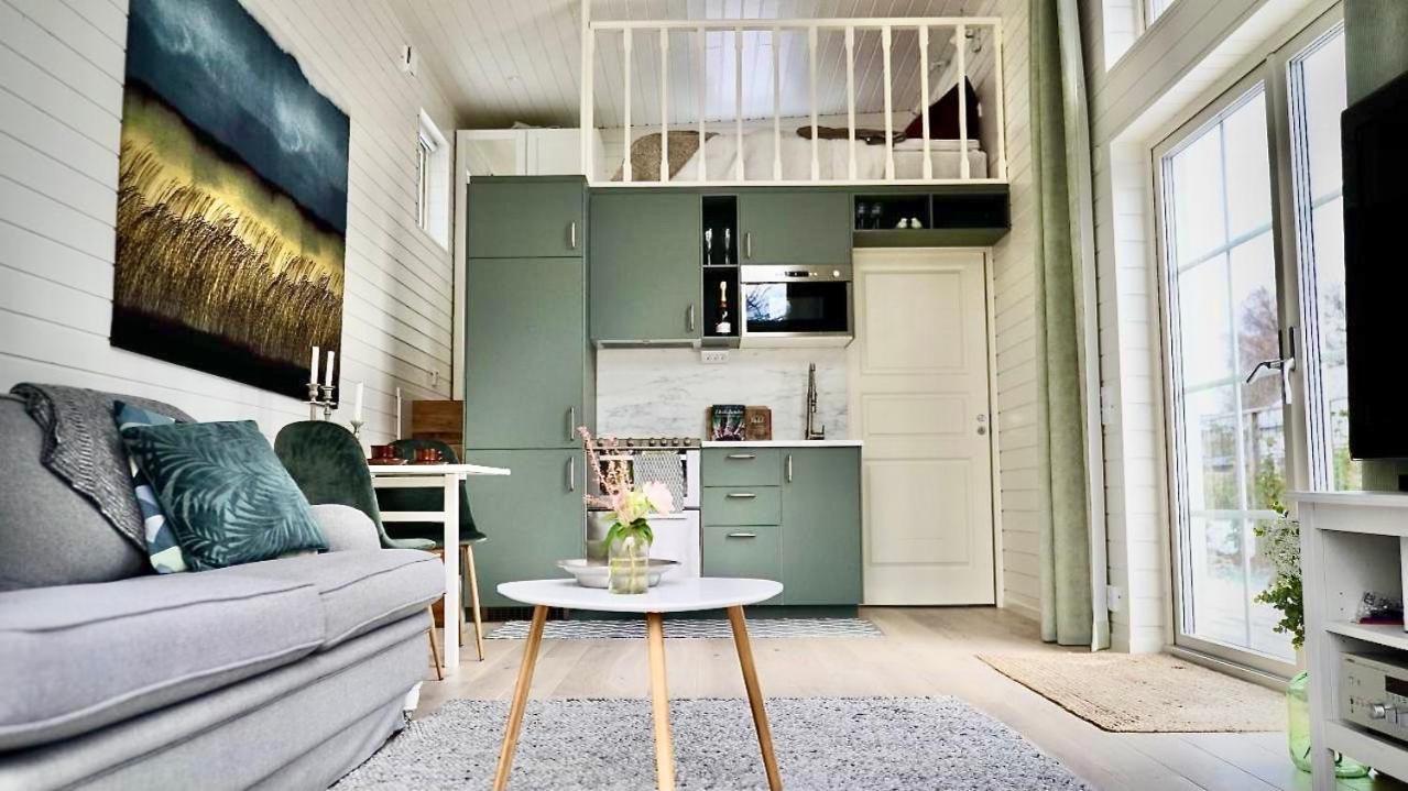 Strandnaera, Pergola, P-Plats I Hoellviken Luaran gambar